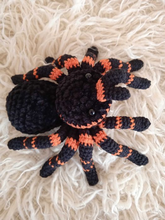 pająk ptasznik- wersja III, maskotka na szydełku, amigurumi, hand made