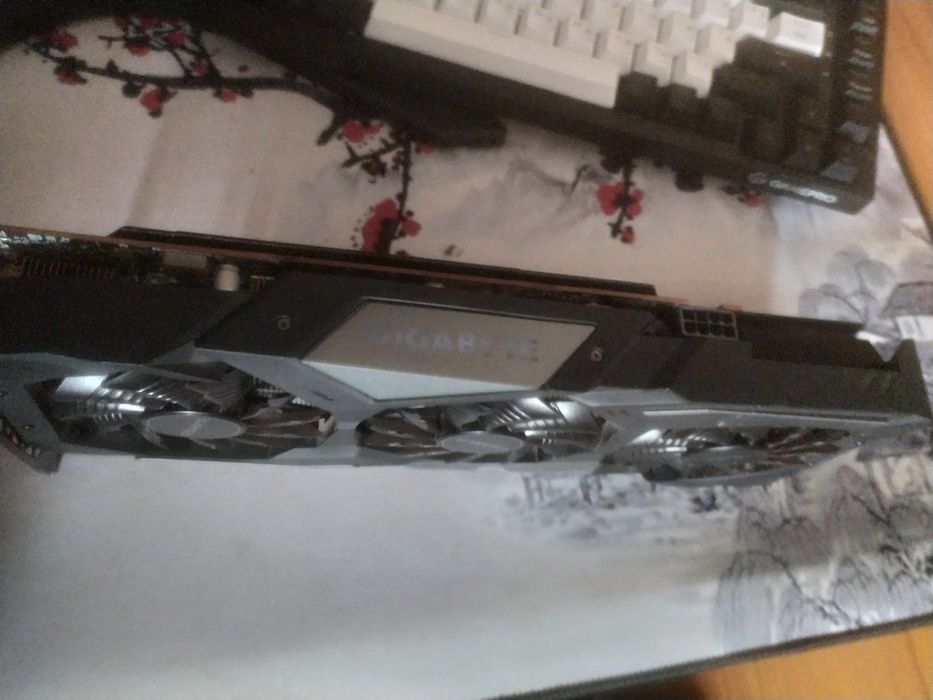 Продам RX 5600 XT 6GB