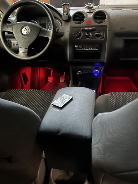 Продам Volkswagen Caddy 2008 года.