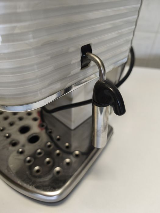 Máquina de café DeLonghi436855189275955205