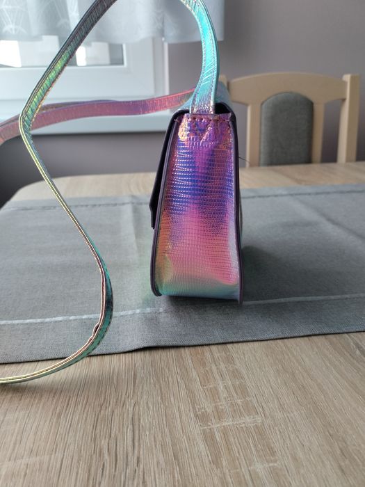 Torebka z mieniącym połyskiem