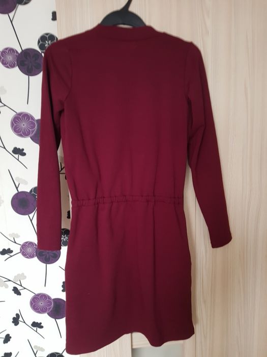 Bordowa sukienka