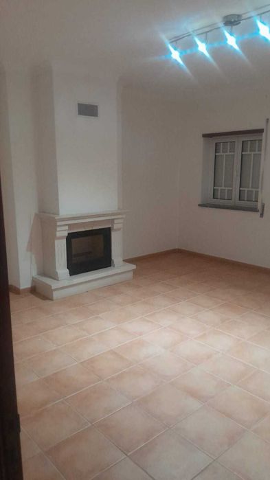 Apartamento para arrendar em Aveiras de Cima Azambuja