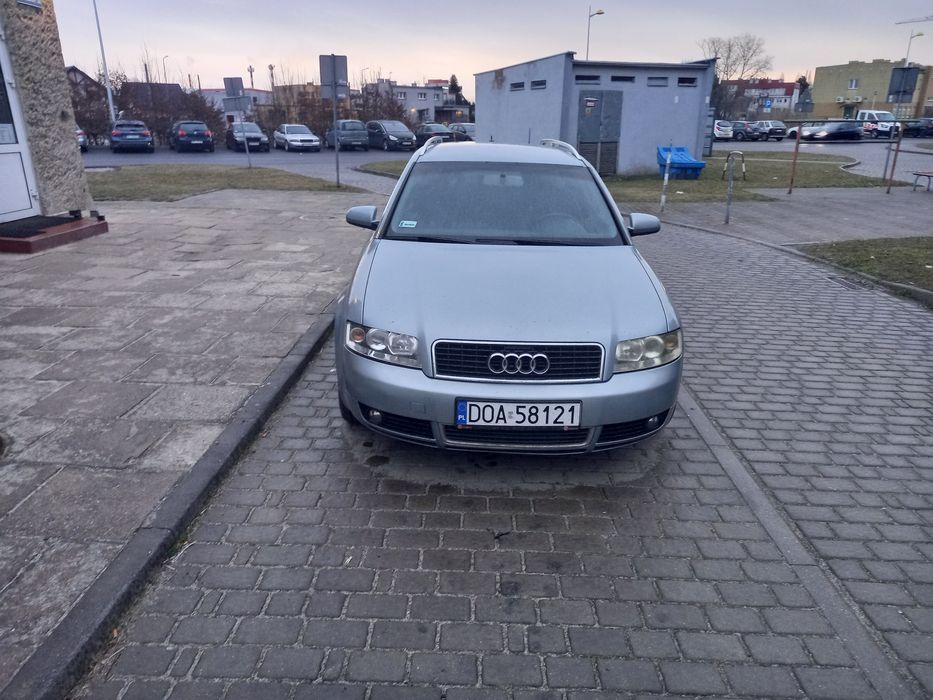 Sprzedam audi a4b6 1.9tdi 2004 .130 koni