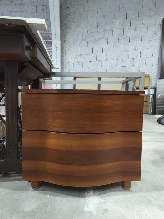 Mesa de cabeceira - cerejeira