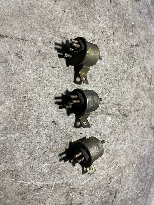 Електромагнітний вакуумний клапан Audi Volkswagen   034906283