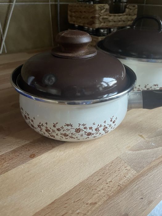 Zestaw 3 garnków z 2 przykrywkami