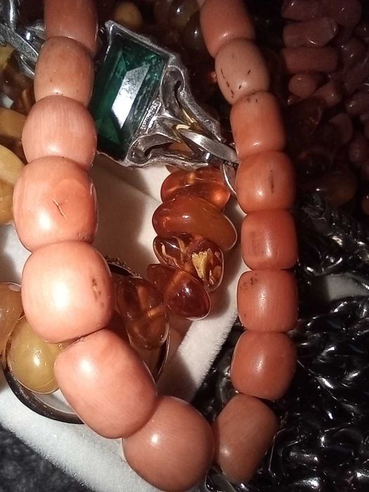 Біжутерія прикраси вінтаж та сучасні