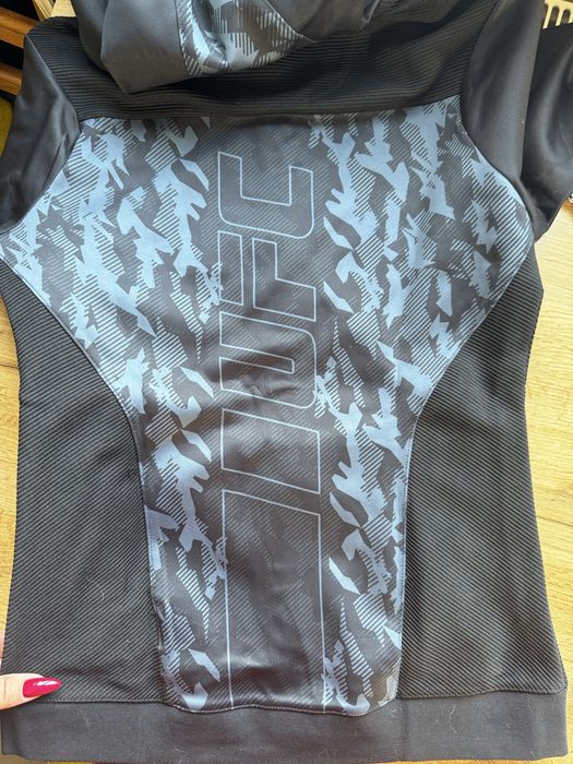 Жіноча кофта UFC на блискавці