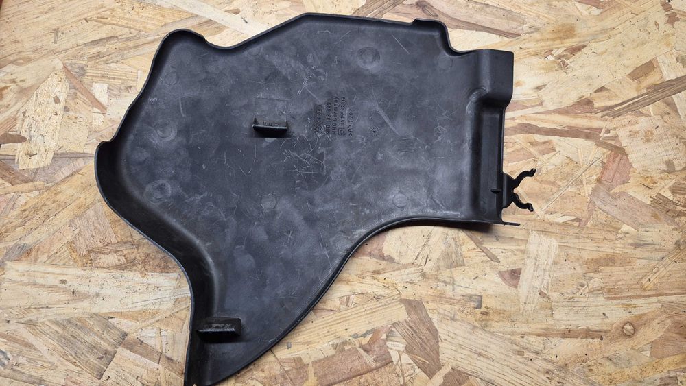 AUDI A4 B5/ A6 C5/ PASSAT B5 ETC - Tampa Caixa do Filtro Ar 4B0,133849