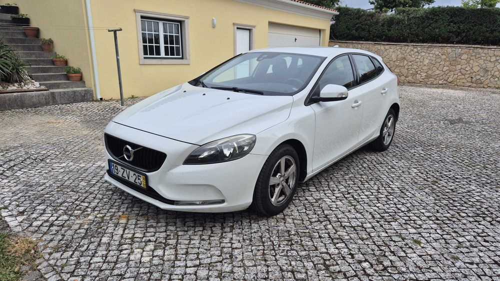 Volvo v40 D2 120cv