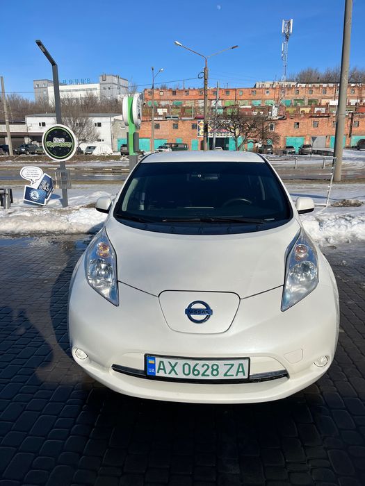 Продам Nissan leaf