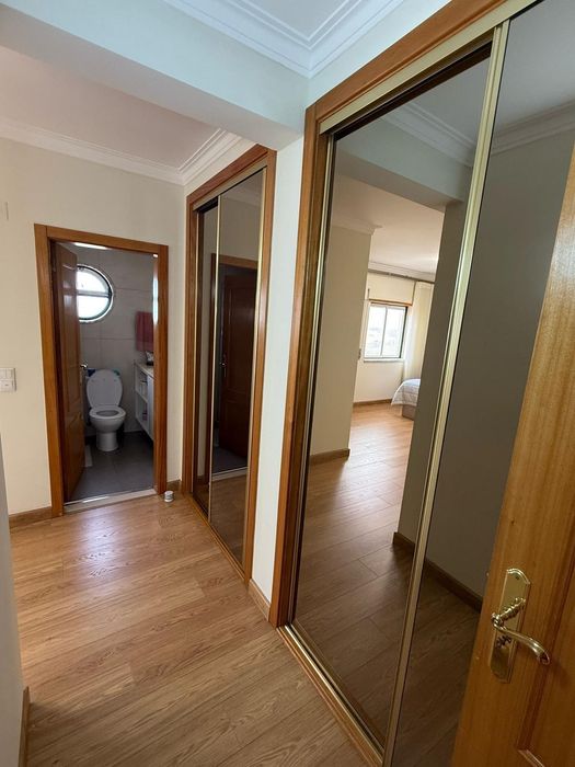 Alugo quarto em Loures