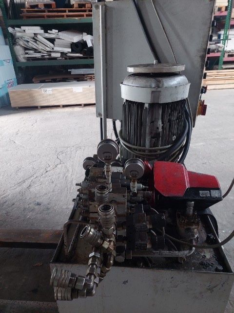 Prasa hydrauliczna wielofunkcyjna