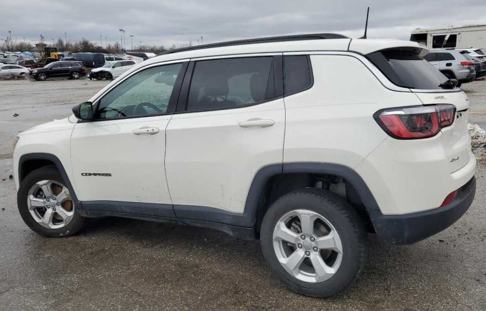 Бампер Jeep Compass запчастини джип компасс разборка компас джип
