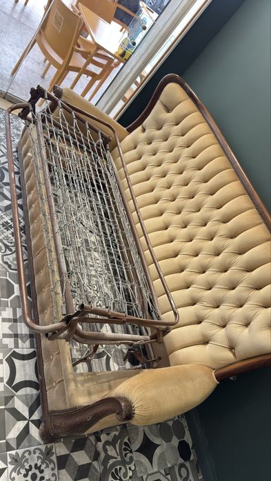 Sofa cama estilo chesterfiled de 3 lugares