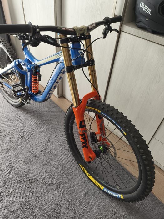 Giant glory 2019 M 27.5  custom build fox