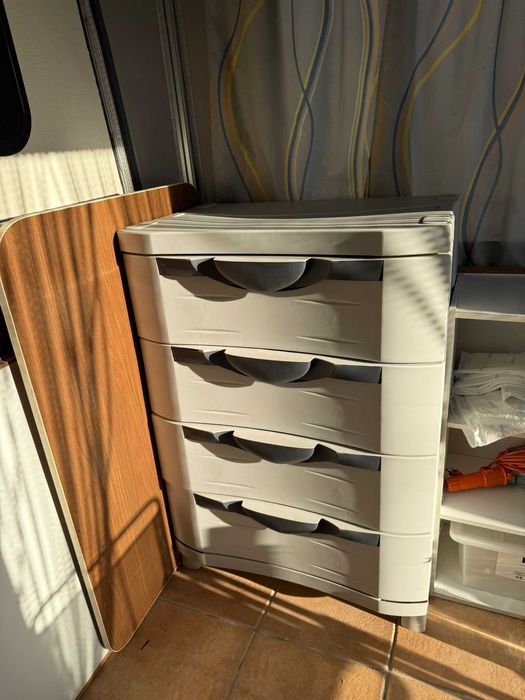 Móvel pvc com gavetas