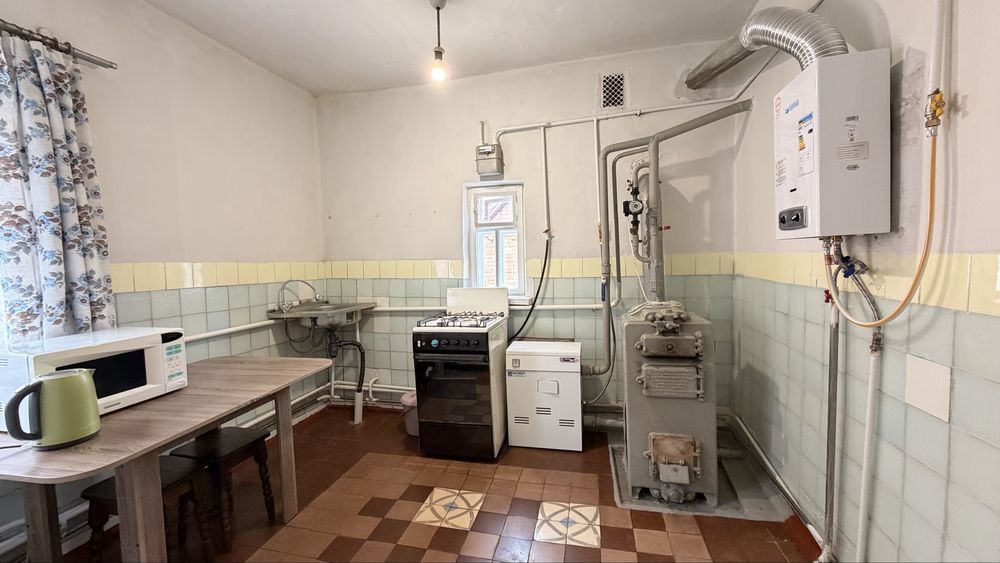 Продається окремий будинок в районі ЗАГСу зі зручностями