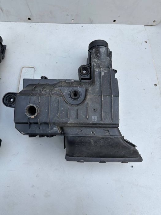 Корпус фільтра 1.6 2.0 Skoda Octavia A5 A7 Superb3 VW Passat B8