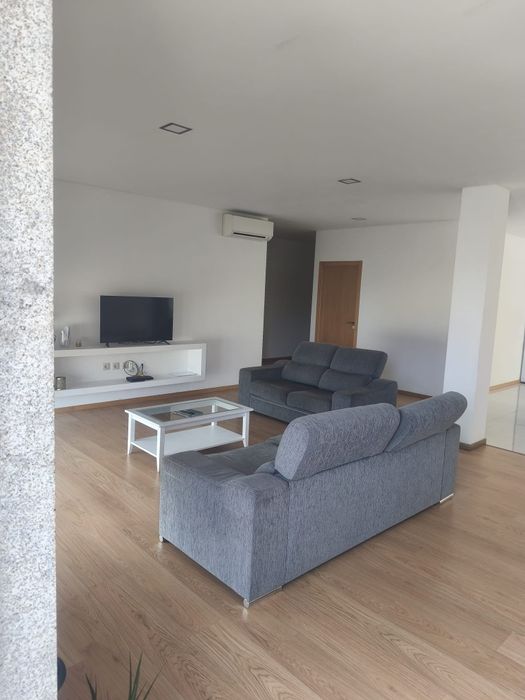 Alugo Andar Moradia T3