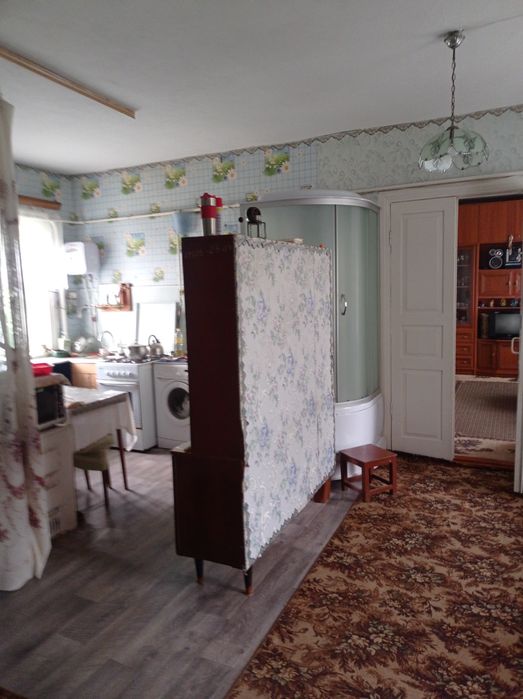 Будинок по трасі Чернігів-Київ в селі Серединка.ЗРУЧНОСТІ. Зем. 2га.