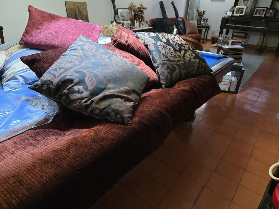 Cobre pés e almofadões cabeceira de somiers + almofadas decorativas(2)