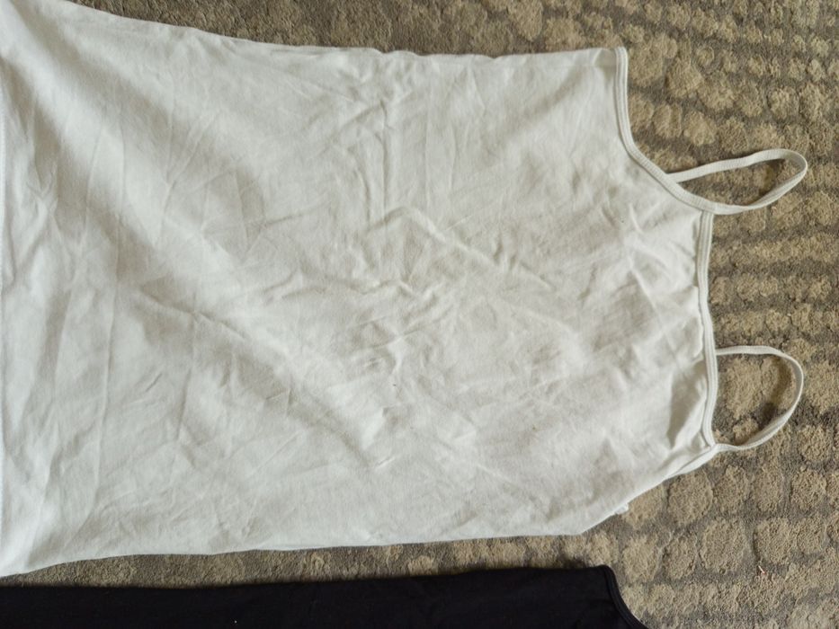 Bluzki na ramiączkach i majtki 134 cm