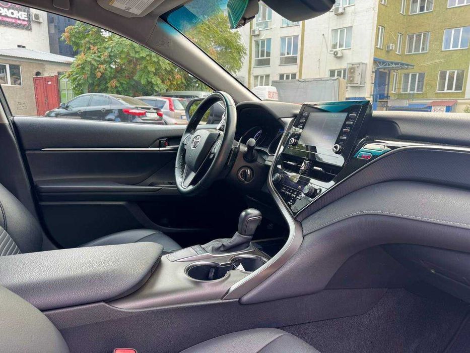 Toyota Camry SE 2022