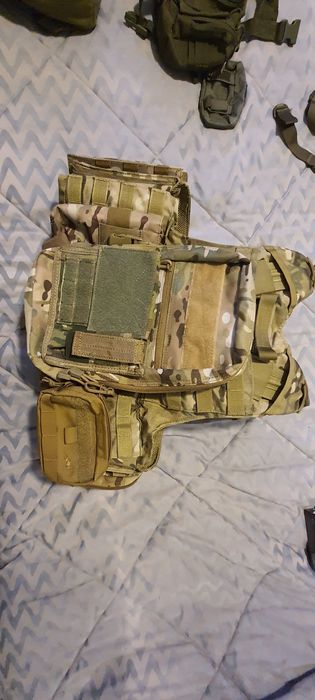 Colete tático militar multicam em excelente estado