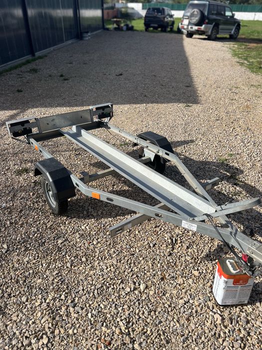 Reboque Mota igual a novo