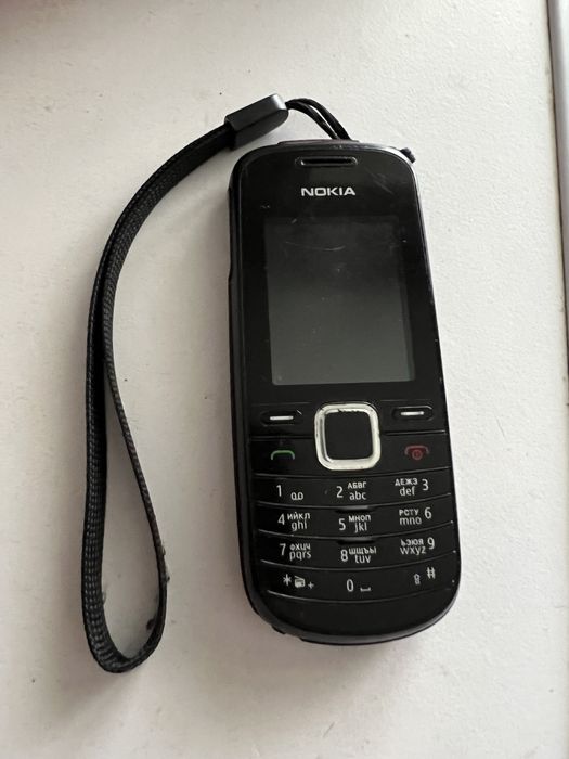 телефон Нокиа 1661-2