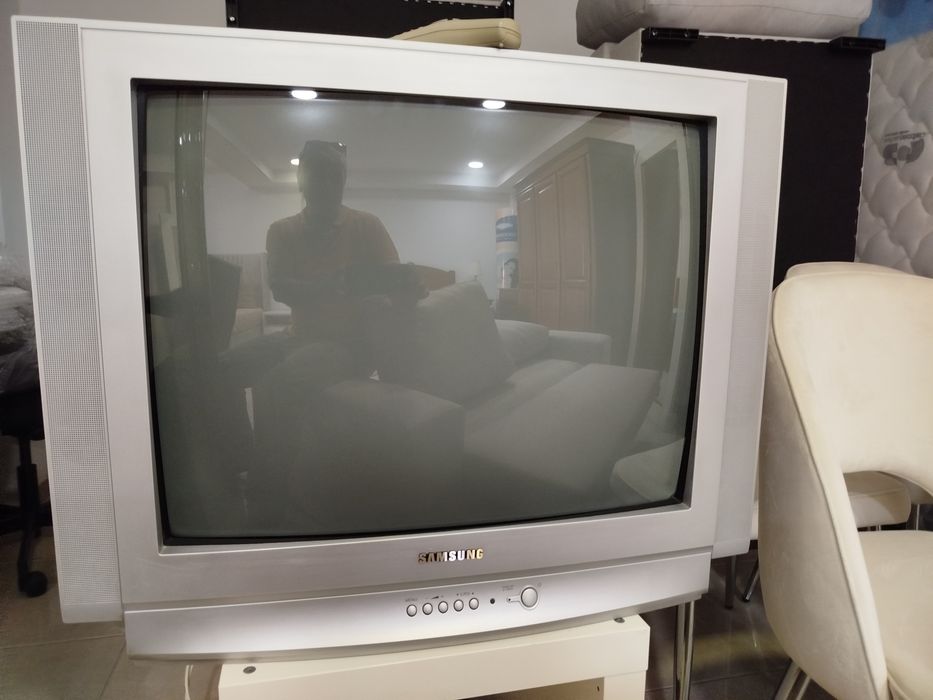 TV de 55cm com comando