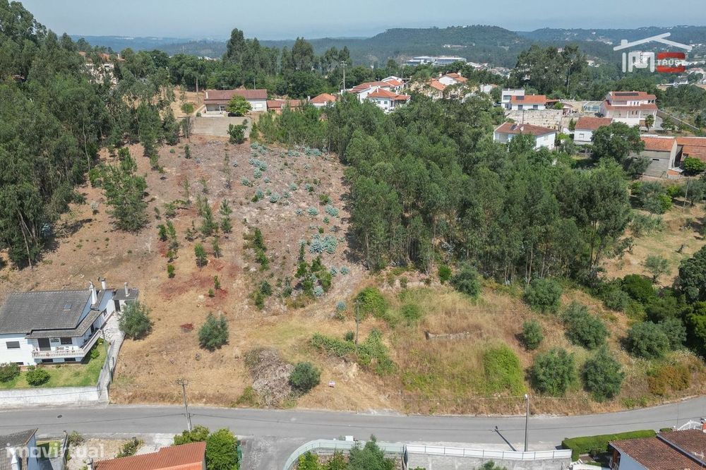 Lote de terreno em Ourém