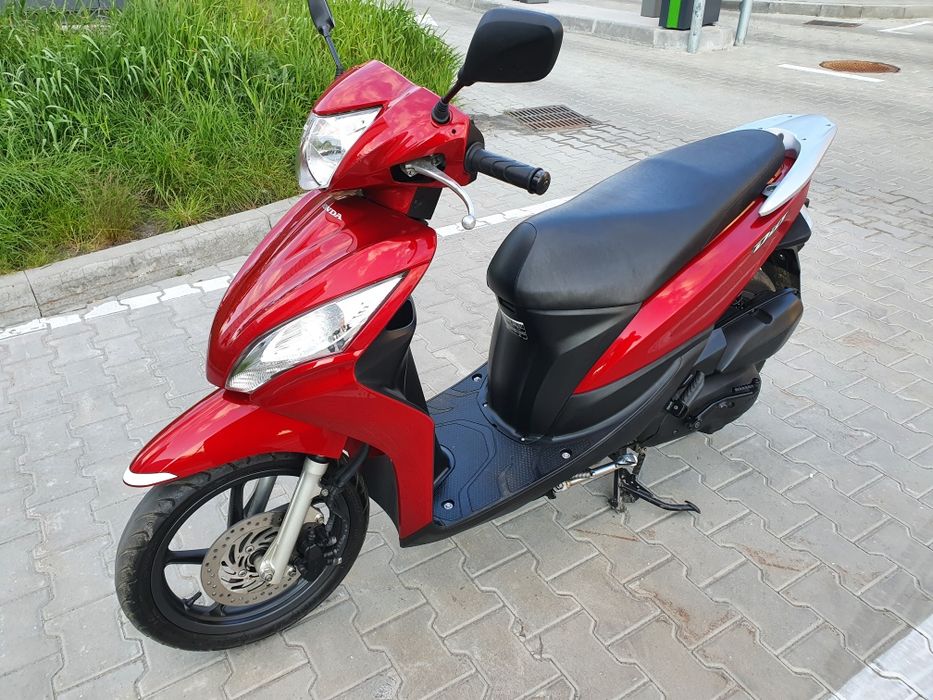 Yamaha Nmax 125 с контейнера макси скутер