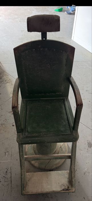 Cadeira de Barbeiro com mais de 100 anos!