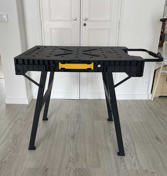 Mesa de Trabalho Portátil Stanley