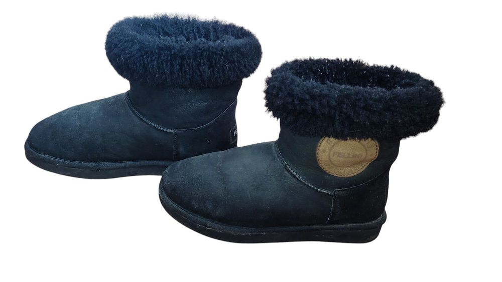 Продам женские угги — тёплые, стильные и уютные!