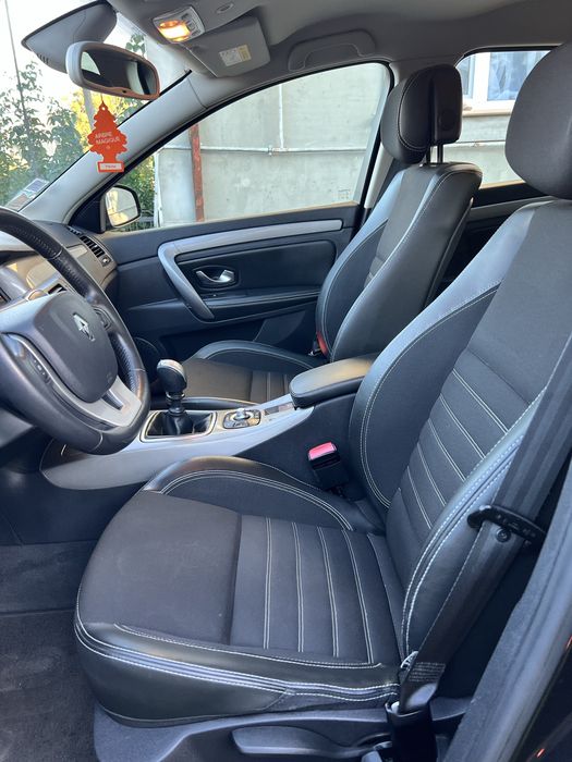 Рено Лагуна 3! 2.0 дизель 2015 рік!