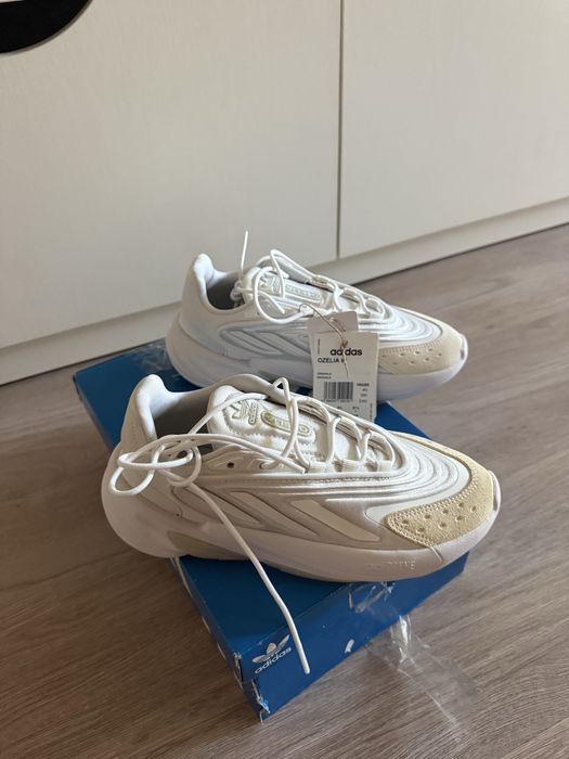 Кроссовки adidas новые