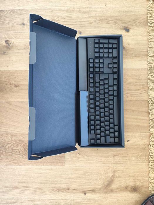 Teclado Gaming Cooler Master Lite L (RGB) – Semi-novo / Com Caixa