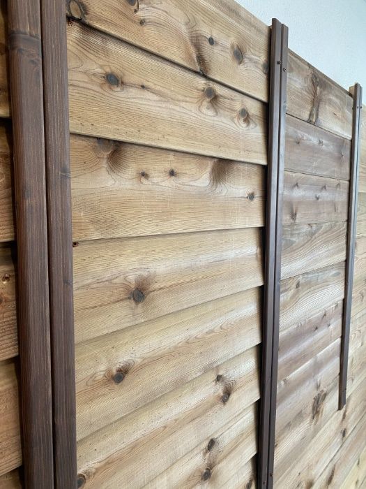 Fachada de Casquinha Vermelha Tratada Em Escala