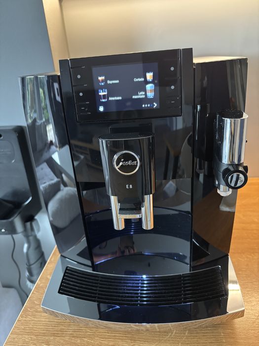 Ekspres do kawy - Jura E8 EC - Piano black - stan Igła