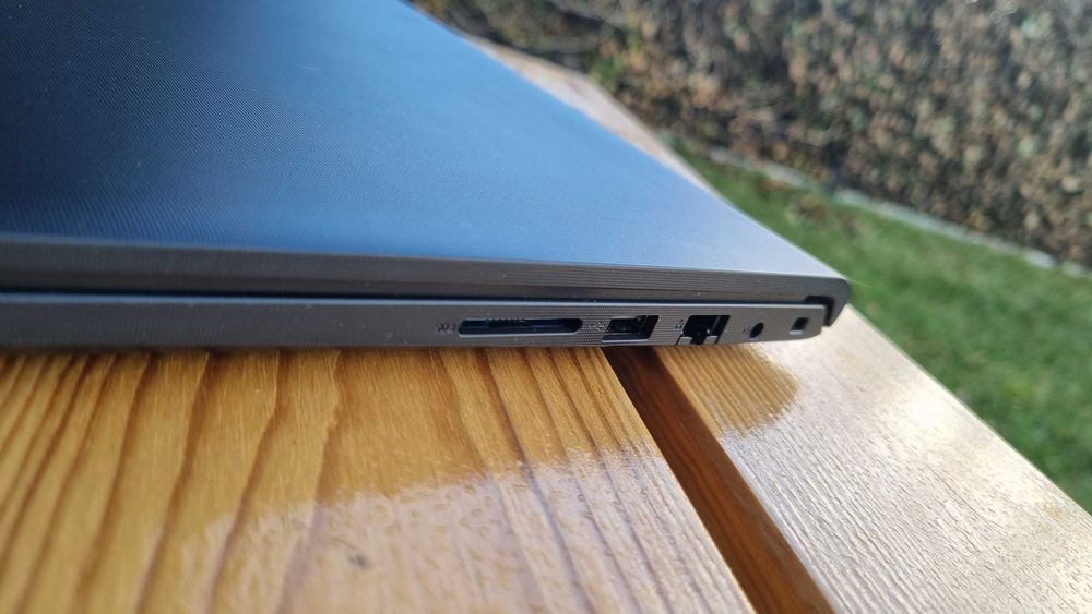 Dell Vostro 3510 i5 / 8GB/ 512GB
