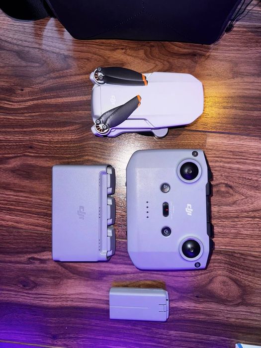 Drone DJI Mini 4K (mala, 4 baterias, hélices suplentes)