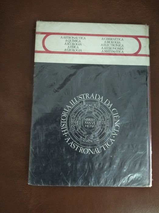 Livro " A astronáutica - A desforra de Ícaro "