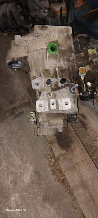 Motor VolksWagen Golf lV 1.6i gasolina boa mecânica tenho mais materia