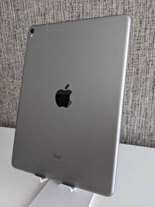 Apple iPad Pro 9.7 на 32 GB+ Клавіатура чохол Zagg
