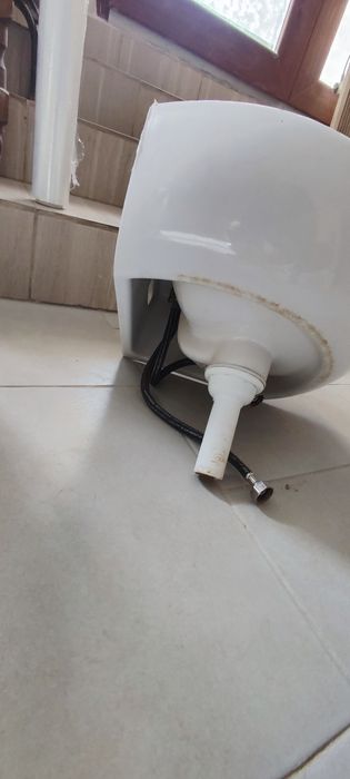 Продам умивальник кутовий