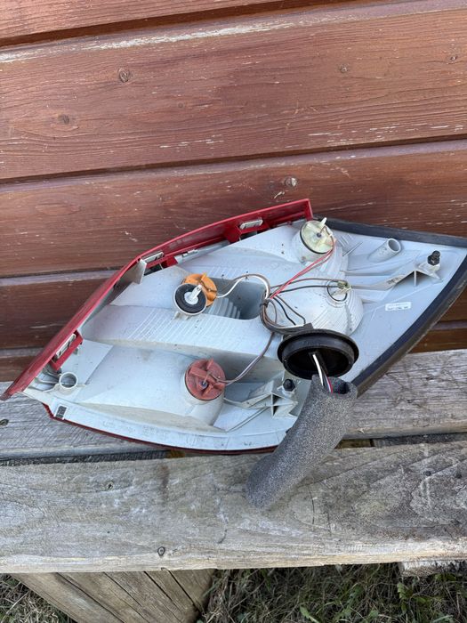 Lampa tylna lewa Skoda Fabia II Lift